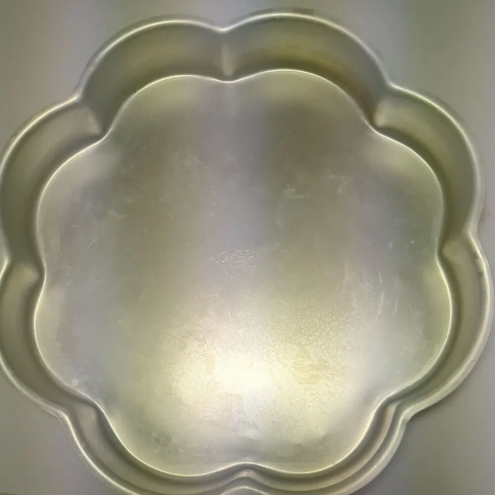 Vintage Wilton Cake Pans 3pc Tiered Set Scalloped Flower Cake Pans 502-2138
